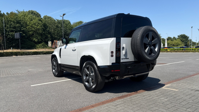 Land Rover Defender 3.0 D250 X-Dynamic SE 90 3dr Auto Diesel Estate - Image 29